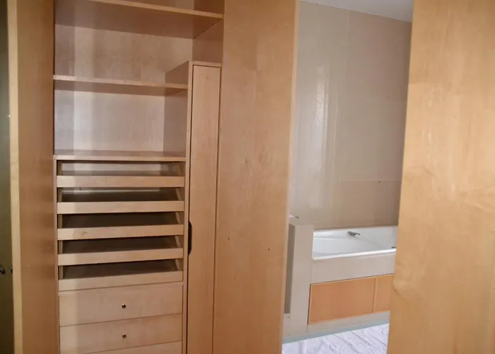 La Villa D\'Auteuil, Paris 16, Renovee